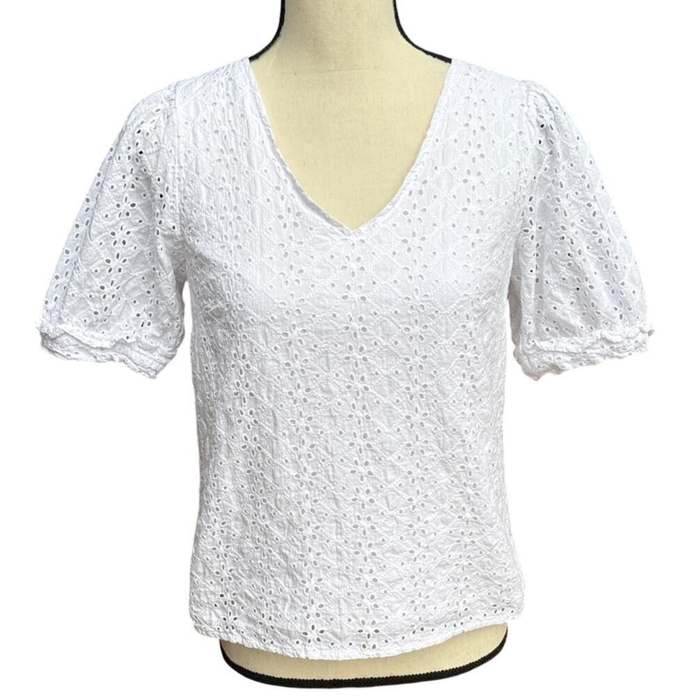 Draper James White Puff Sleeve Eyelet VNeck Blouse XS Romantic Coquette Boho Top